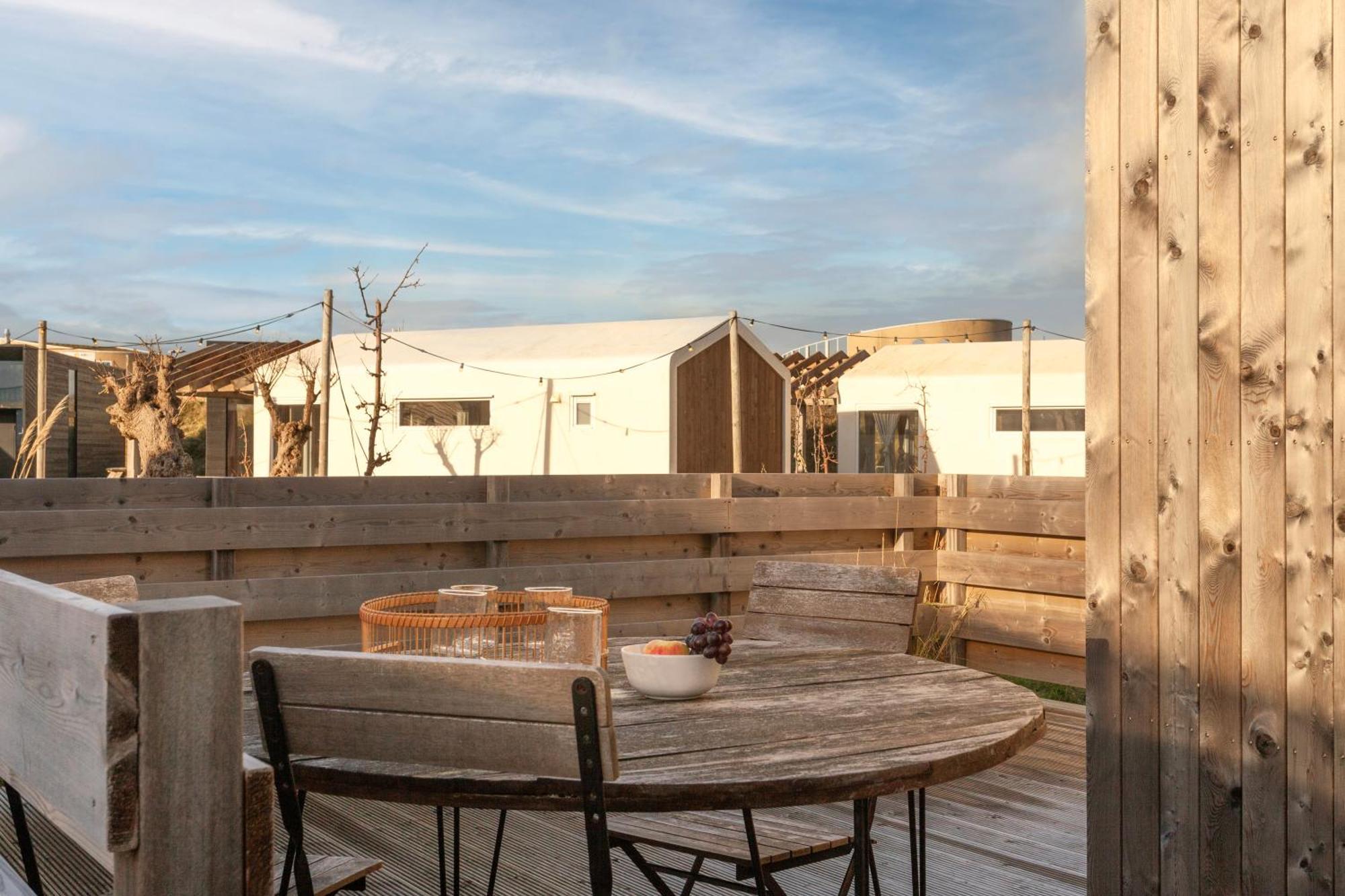 Basecamp Ijmuiden Aan Zee Hotel Exterior photo